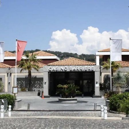 Studio Petite Canaille Cassis Luaran gambar